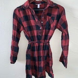 Liz Lange maternity top and belt